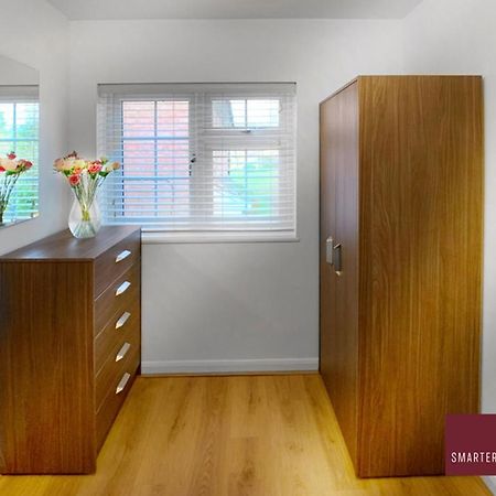 Wokingham - 2 Bed Modern House - Parking Apartment Exterior photo