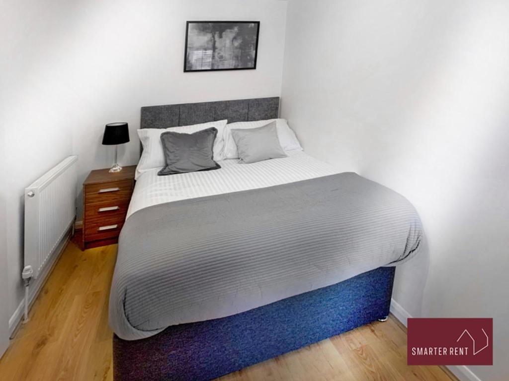 Wokingham - 2 Bed Modern House - Parking Apartment Exterior photo