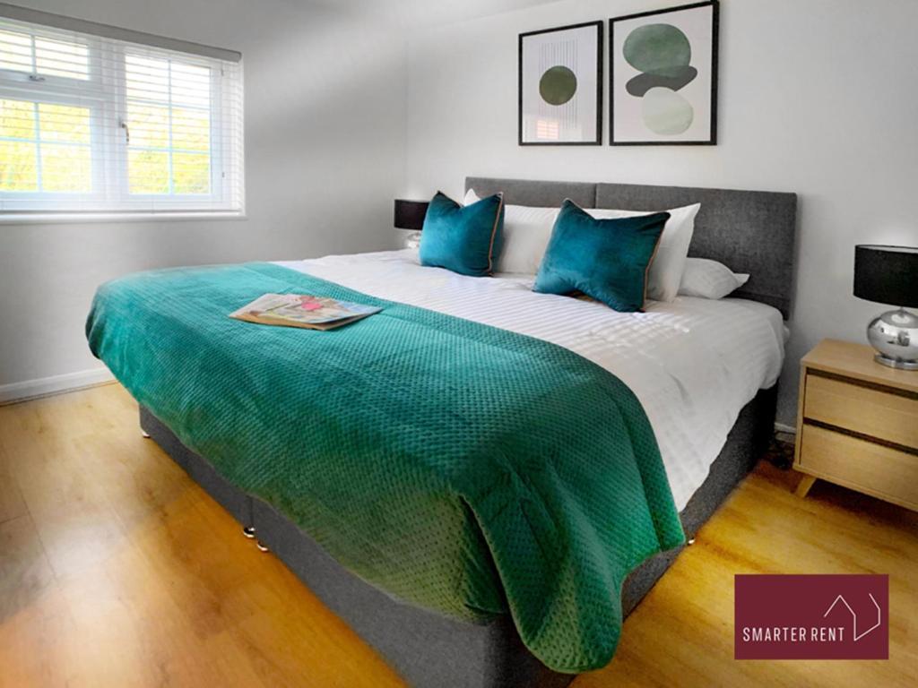 Wokingham - 2 Bed Modern House - Parking Apartment Exterior photo