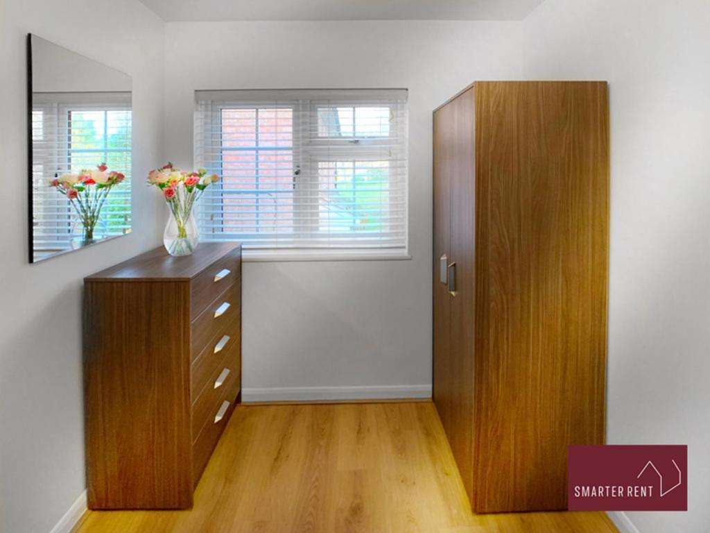 Wokingham - 2 Bed Modern House - Parking Apartment Exterior photo